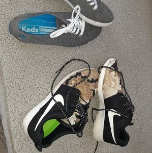 Nike black and tan flowered sneakers size 6.5